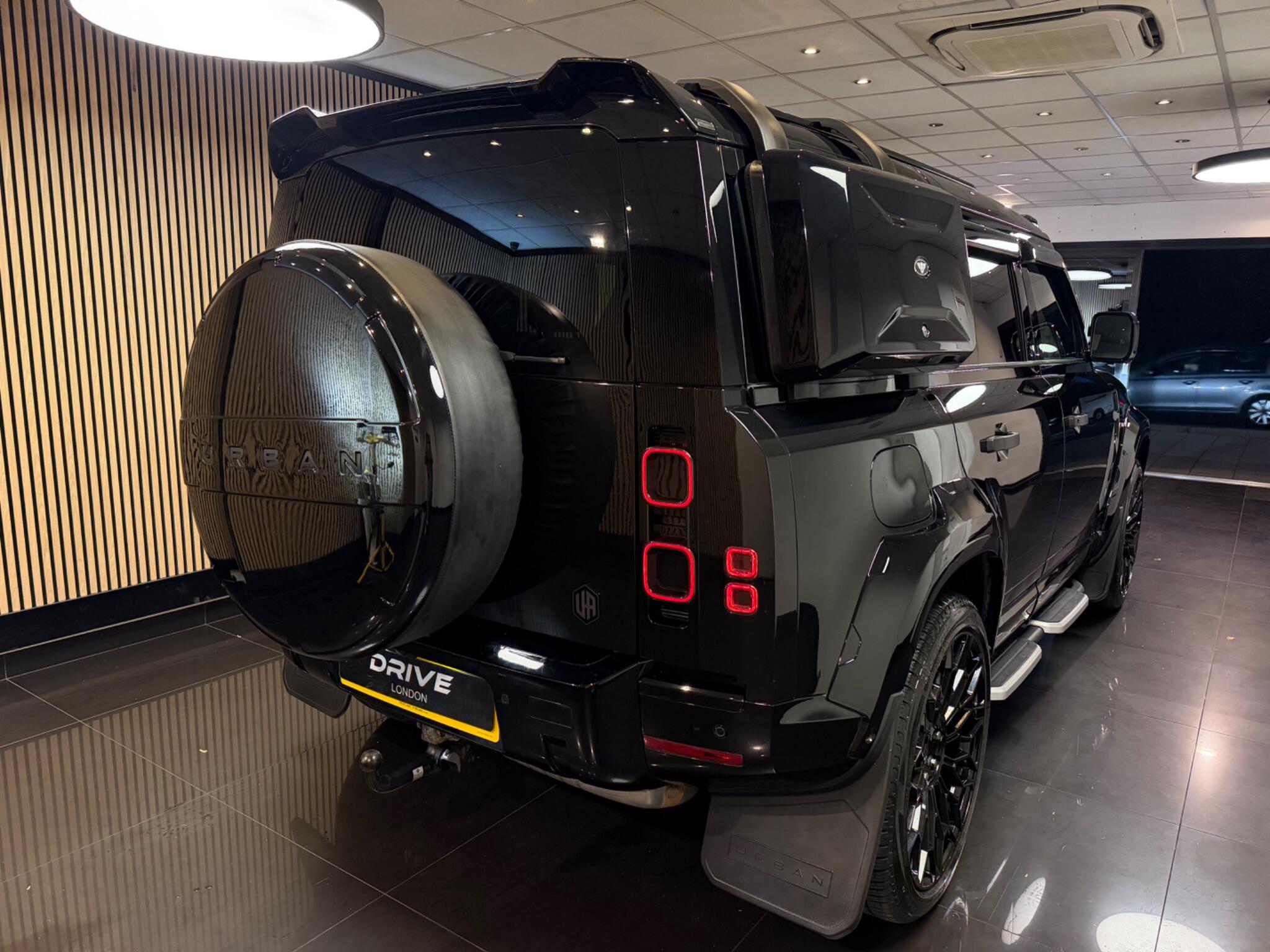 Land Rover Defender 110